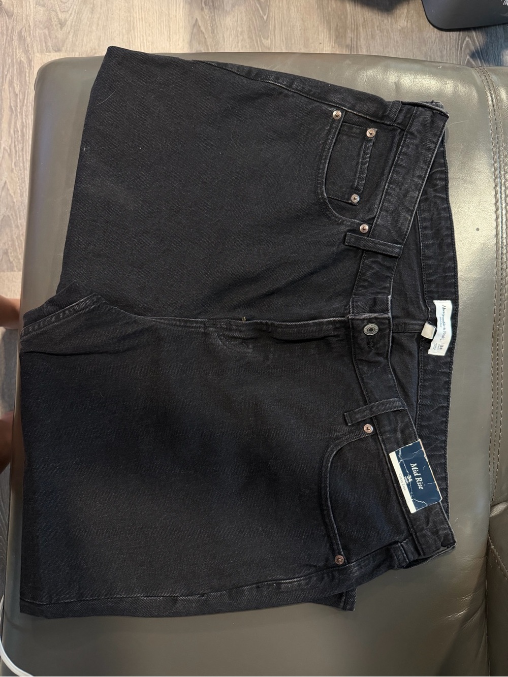 Abercrombie & Fitch Black Cropped Women's Jeans